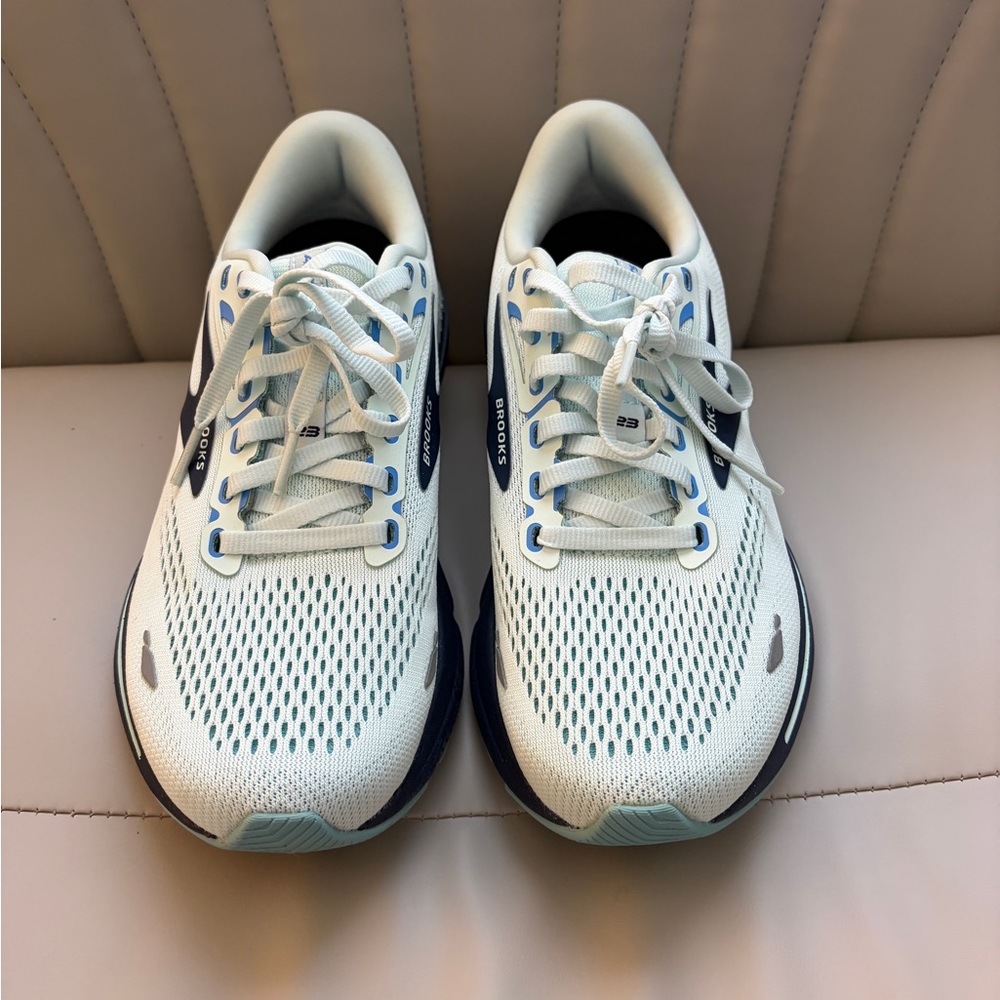 Brooks Adrenaline GTS 23